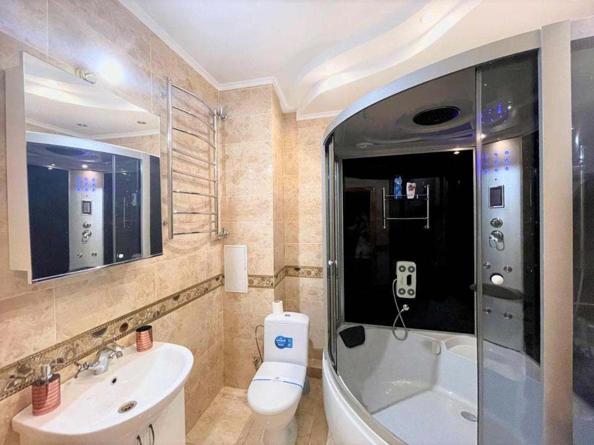 Luxcityapart On Olievskaya Kiev Esterno foto