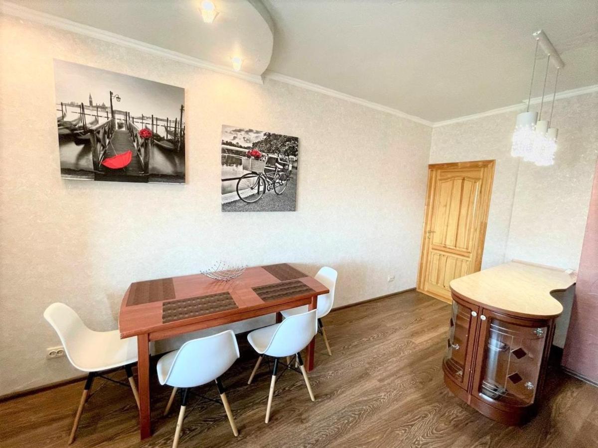 Luxcityapart On Olievskaya Kiev Esterno foto